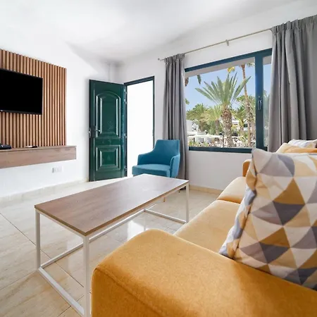 At 50m From The Ocean, With Wifi And Pool, In Puerto Del Carmen